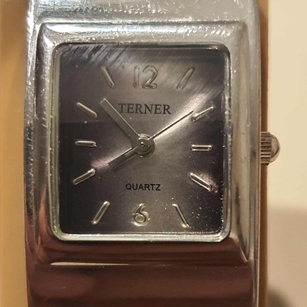 🦋10/$20🦋 Bijoux Terner Silver/Black Women's Cuff Watch